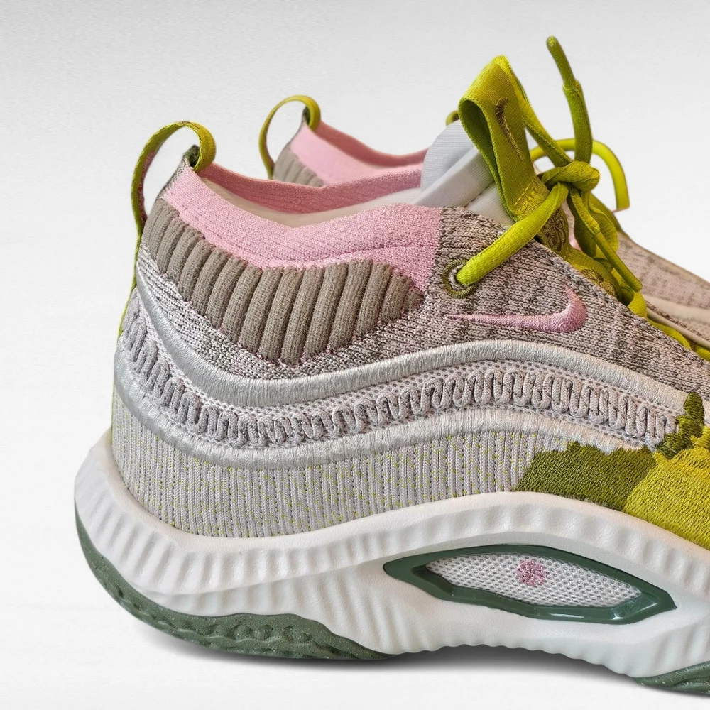 Nike cosmic unity